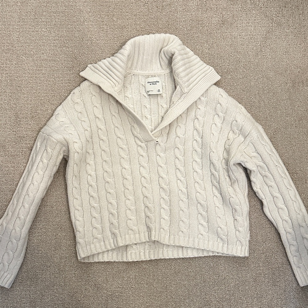 Abercrombie & Fitch Off-White Cable Knit Turtleneck Sweater